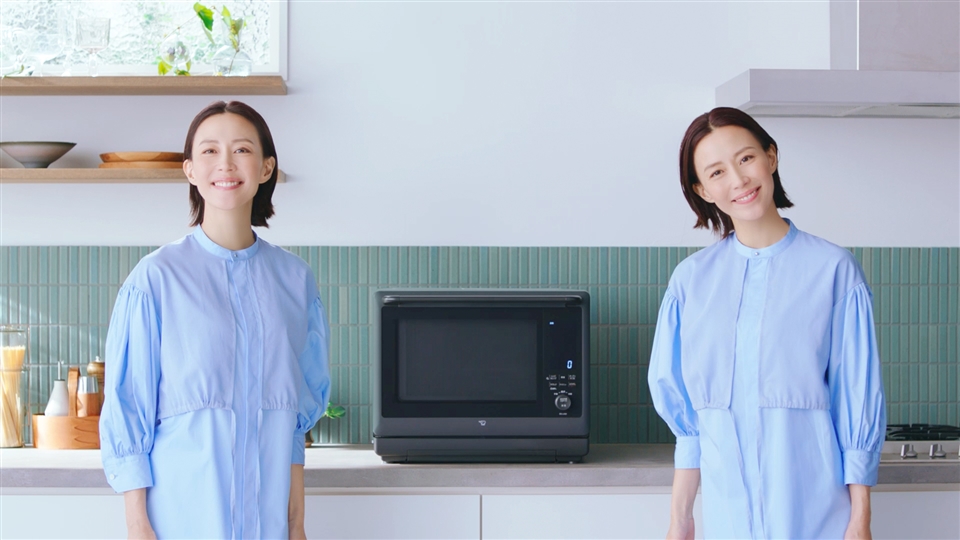【木村佳乃さん出演】象印オーブンレンジEVERINO TVCM 「ツインな木村さん」調理篇 15秒（ES-LA30）